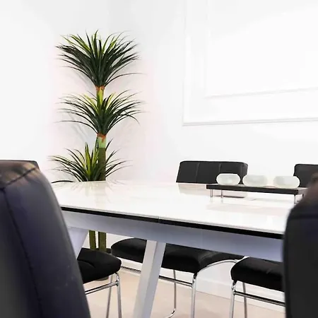 Modern 3-bed In Heart Of Torremolinos