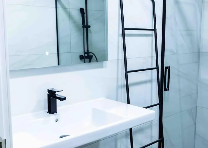 Modern 3-bed In Heart Of Lägenhet Torremolinos