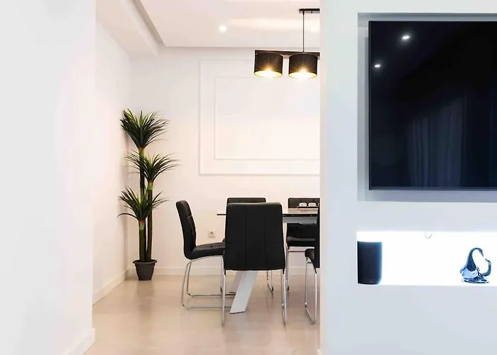 Modern 3-bed In Heart Of Lägenhet Torremolinos