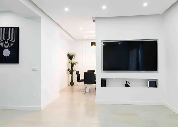 Lägenhet Modern 3-bed In Heart Of Torremolinos