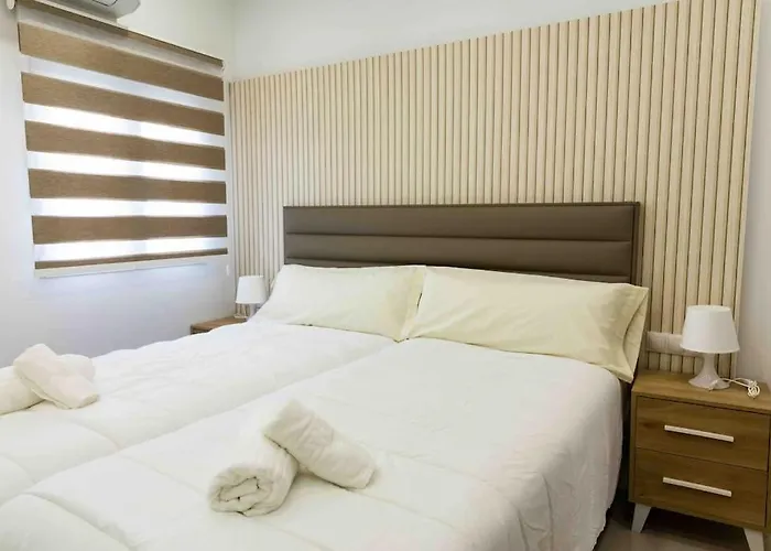 Modern 3-bed In Heart Of Lägenhet