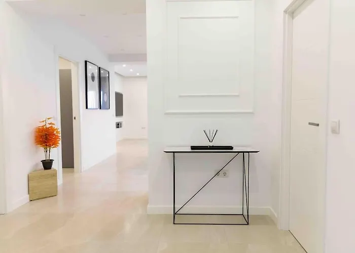 Lägenhet Modern 3-bed In Heart Of Torremolinos