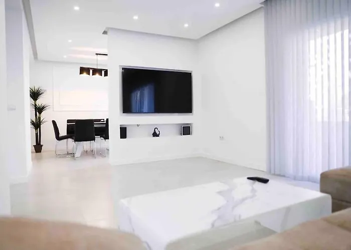 Modern 3-bed In Heart Of Διαμέρισμα