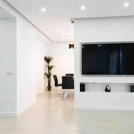 Apartmán Modern 3-bed In Heart Of Torremolinos